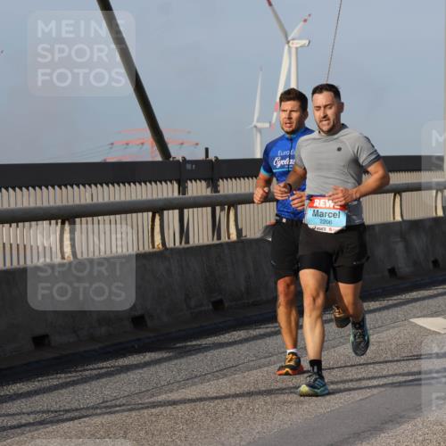 03.10.2026 - Köhlbrandbrückenlauf Strokosch-Dieckow http://msf.ph/oto/10601102 03.10.2026 09:36:28 Position 2 2206 meine-sportfotos.de