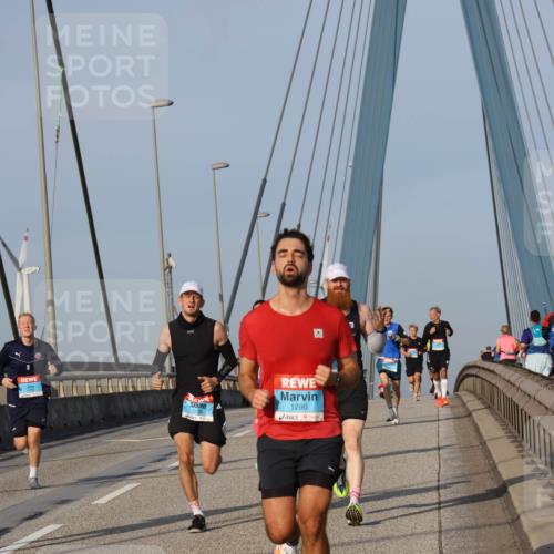 03.10.2026 - Köhlbrandbrückenlauf Strokosch-Dieckow http://msf.ph/oto/10601198 03.10.2026 09:36:32 Position 2 1290 meine-sportfotos.de