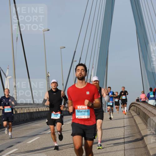 03.10.2026 - Köhlbrandbrückenlauf Strokosch-Dieckow http://msf.ph/oto/10601204 03.10.2026 09:36:32 Position 2 126, 1290 meine-sportfotos.de