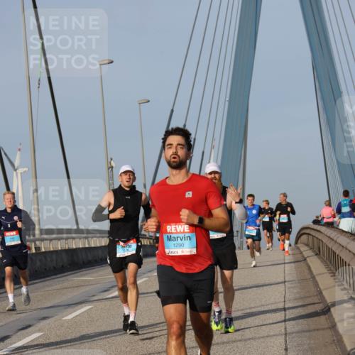 03.10.2026 - Köhlbrandbrückenlauf Strokosch-Dieckow http://msf.ph/oto/10601216 03.10.2026 09:36:32 Position 2 26, 1290 meine-sportfotos.de