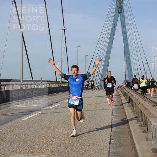 03.10.2026 - Köhlbrandbrückenlauf Strokosch-Dieckow http://msf.ph/oto/10601368 03.10.2026 09:36:42 Position 2  meine-sportfotos.de