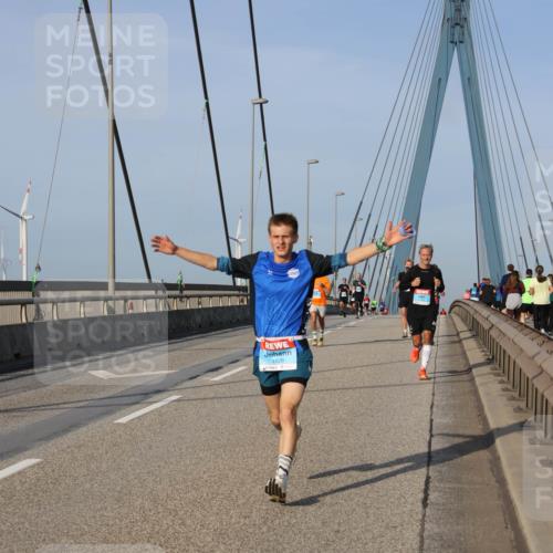 03.10.2026 - Köhlbrandbrückenlauf Strokosch-Dieckow http://msf.ph/oto/10601390 03.10.2026 09:36:42 Position 2 1828 meine-sportfotos.de