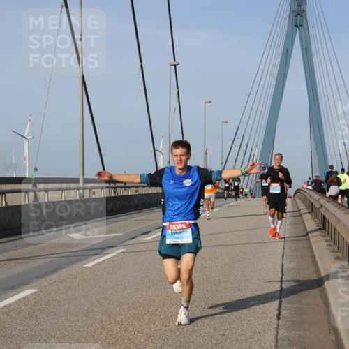 03.10.2026 - Köhlbrandbrückenlauf Strokosch-Dieckow http://msf.ph/oto/10601401 03.10.2026 09:36:42 Position 2 1828 meine-sportfotos.de