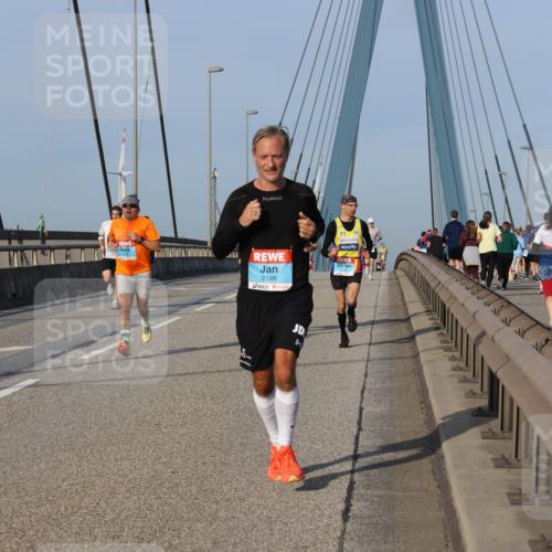 03.10.2026 - Köhlbrandbrückenlauf Strokosch-Dieckow http://msf.ph/oto/10601439 03.10.2026 09:36:45 Position 2 2188, 517 meine-sportfotos.de