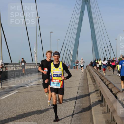 03.10.2026 - Köhlbrandbrückenlauf Strokosch-Dieckow http://msf.ph/oto/10601472 03.10.2026 09:36:48 Position 2 1342 meine-sportfotos.de