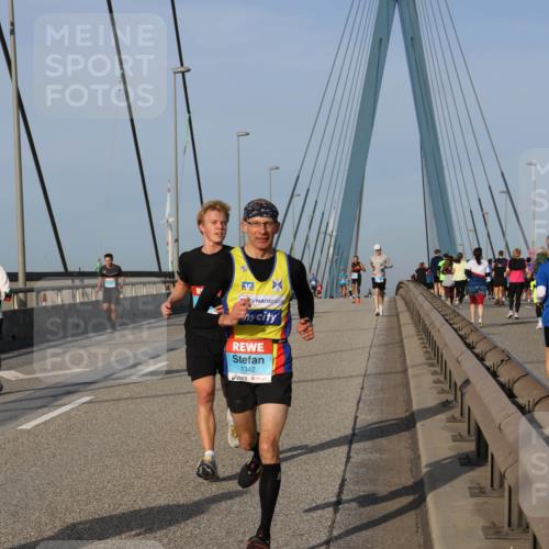 03.10.2026 - Köhlbrandbrückenlauf Strokosch-Dieckow http://msf.ph/oto/10601491 03.10.2026 09:36:48 Position 2 1342 meine-sportfotos.de