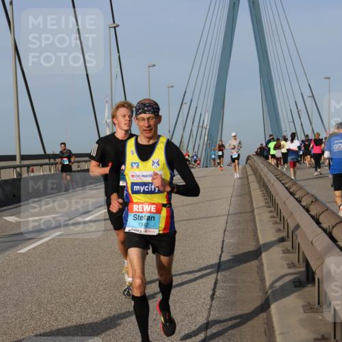 03.10.2026 - Köhlbrandbrückenlauf Strokosch-Dieckow http://msf.ph/oto/10601516 03.10.2026 09:36:49 Position 2 1342 meine-sportfotos.de