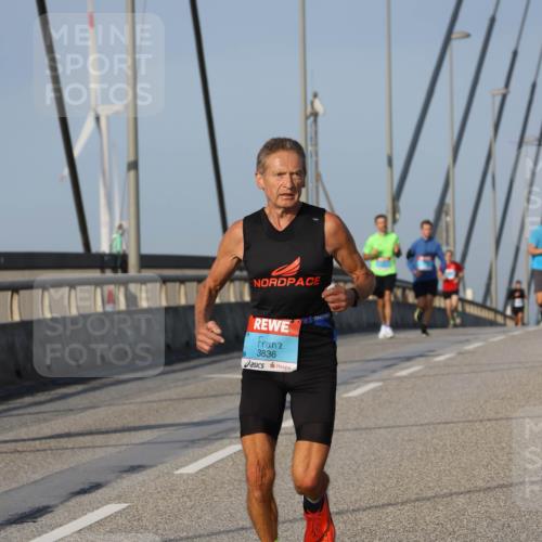 03.10.2026 - Köhlbrandbrückenlauf Strokosch-Dieckow http://msf.ph/oto/10601606 03.10.2026 09:37:00 Position 2 3836 meine-sportfotos.de