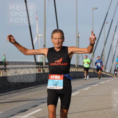 03.10.2026 - Köhlbrandbrückenlauf Strokosch-Dieckow http://msf.ph/oto/10601629 03.10.2026 09:37:01 Position 2 3836 meine-sportfotos.de