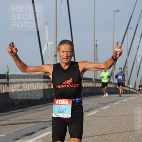 03.10.2026 - Köhlbrandbrückenlauf Strokosch-Dieckow http://msf.ph/oto/10601646 03.10.2026 09:37:01 Position 2 3836 meine-sportfotos.de