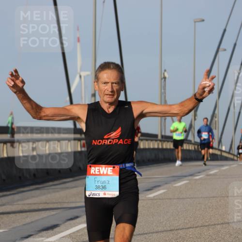 03.10.2026 - Köhlbrandbrückenlauf Strokosch-Dieckow http://msf.ph/oto/10601650 03.10.2026 09:37:01 Position 2 3836 meine-sportfotos.de