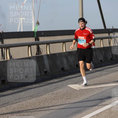 03.10.2026 - Köhlbrandbrückenlauf Strokosch-Dieckow http://msf.ph/oto/10601676 03.10.2026 09:37:07 Position 2 1553 meine-sportfotos.de