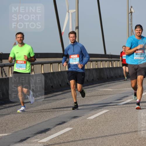 03.10.2026 - Köhlbrandbrückenlauf Strokosch-Dieckow http://msf.ph/oto/10601723 03.10.2026 09:37:10 Position 2 3830, 2186, 2175 meine-sportfotos.de