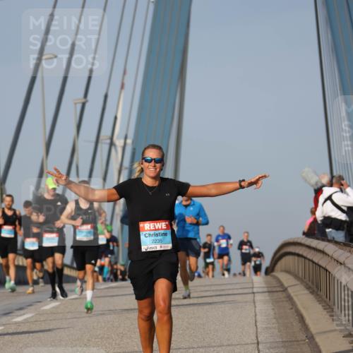 03.10.2026 - Köhlbrandbrückenlauf Strokosch-Dieckow http://msf.ph/oto/10601766 03.10.2026 09:37:20 Position 2 2235 meine-sportfotos.de