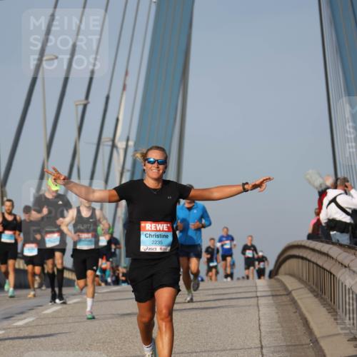 03.10.2026 - Köhlbrandbrückenlauf Strokosch-Dieckow http://msf.ph/oto/10601769 03.10.2026 09:37:20 Position 2 2235 meine-sportfotos.de