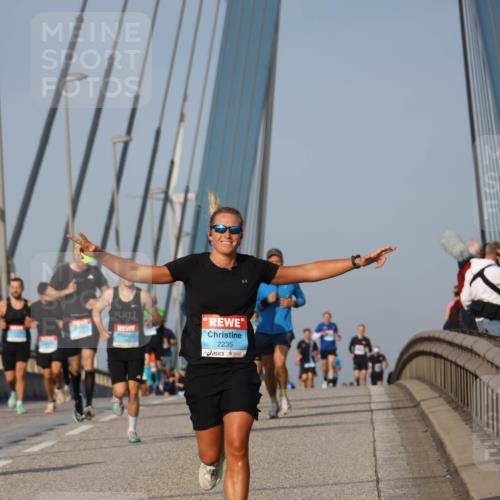 03.10.2026 - Köhlbrandbrückenlauf Strokosch-Dieckow http://msf.ph/oto/10601771 03.10.2026 09:37:20 Position 2 2235 meine-sportfotos.de