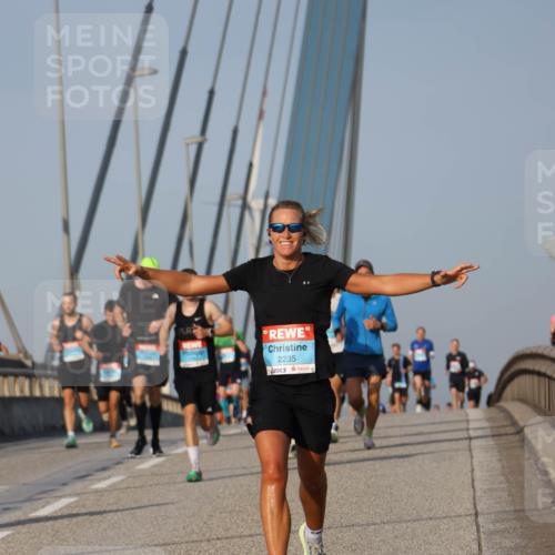 03.10.2026 - Köhlbrandbrückenlauf Strokosch-Dieckow http://msf.ph/oto/10601792 03.10.2026 09:37:21 Position 2 2235 meine-sportfotos.de