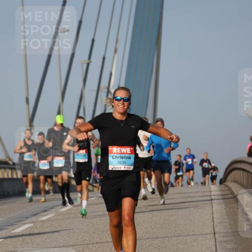 03.10.2026 - Köhlbrandbrückenlauf Strokosch-Dieckow http://msf.ph/oto/10601824 03.10.2026 09:37:21 Position 2 2235 meine-sportfotos.de