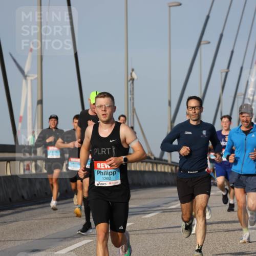 03.10.2026 - Köhlbrandbrückenlauf Strokosch-Dieckow http://msf.ph/oto/10601851 03.10.2026 09:37:27 Position 2 1360 meine-sportfotos.de