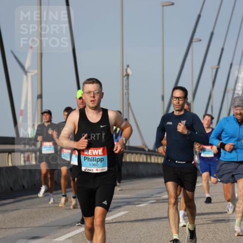 03.10.2026 - Köhlbrandbrückenlauf Strokosch-Dieckow http://msf.ph/oto/10601875 03.10.2026 09:37:28 Position 2 1360 meine-sportfotos.de