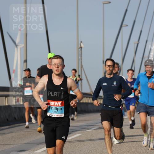 03.10.2026 - Köhlbrandbrückenlauf Strokosch-Dieckow http://msf.ph/oto/10601890 03.10.2026 09:37:28 Position 2 1360 meine-sportfotos.de
