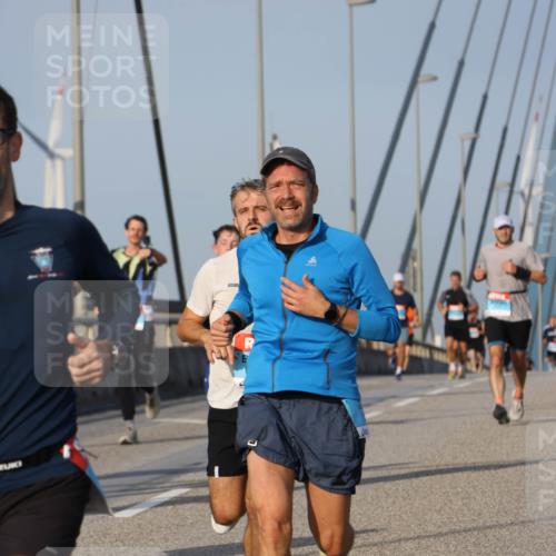 03.10.2026 - Köhlbrandbrückenlauf Strokosch-Dieckow http://msf.ph/oto/10601938 03.10.2026 09:37:31 Position 2  meine-sportfotos.de