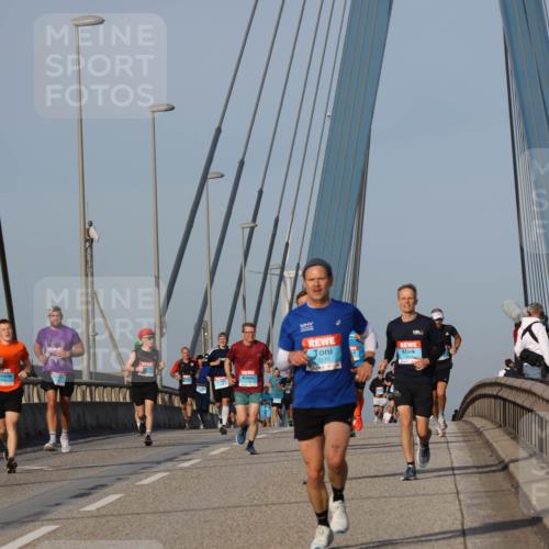 03.10.2026 - Köhlbrandbrückenlauf Strokosch-Dieckow http://msf.ph/oto/10602052 03.10.2026 09:37:46 Position 2 1515 meine-sportfotos.de