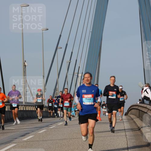 03.10.2026 - Köhlbrandbrückenlauf Strokosch-Dieckow http://msf.ph/oto/10602083 03.10.2026 09:37:46 Position 2 1515 meine-sportfotos.de