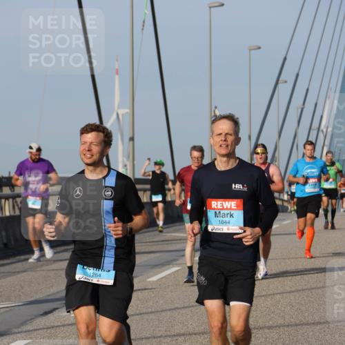 03.10.2026 - Köhlbrandbrückenlauf Strokosch-Dieckow http://msf.ph/oto/10602146 03.10.2026 09:37:52 Position 2 1264, 1644 meine-sportfotos.de