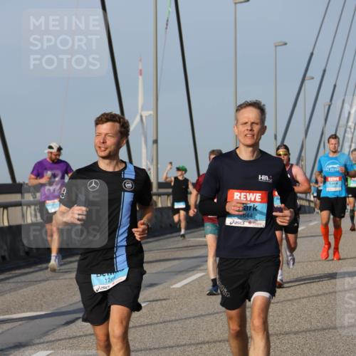03.10.2026 - Köhlbrandbrückenlauf Strokosch-Dieckow http://msf.ph/oto/10602158 03.10.2026 09:37:52 Position 2 1264, 644 meine-sportfotos.de