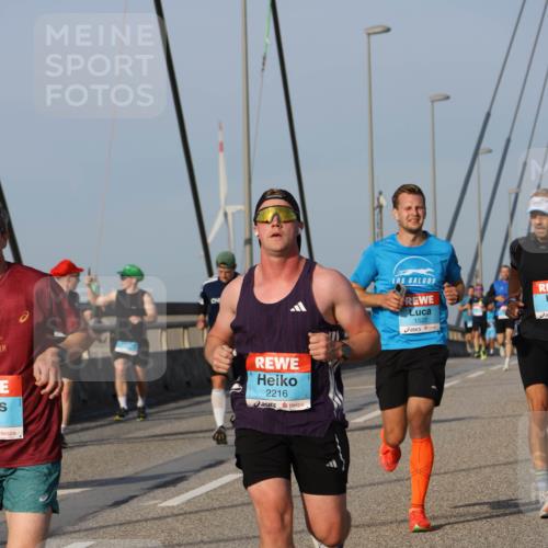03.10.2026 - Köhlbrandbrückenlauf Strokosch-Dieckow http://msf.ph/oto/10602165 03.10.2026 09:37:56 Position 2 2216, 1522 meine-sportfotos.de