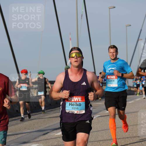 03.10.2026 - Köhlbrandbrückenlauf Strokosch-Dieckow http://msf.ph/oto/10602195 03.10.2026 09:37:56 Position 2 2216, 1522 meine-sportfotos.de