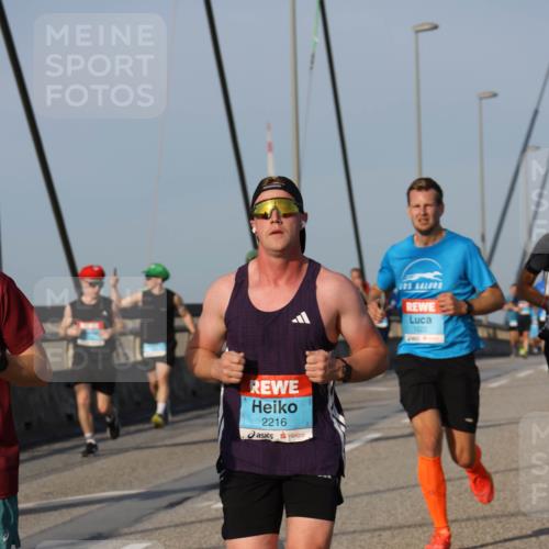 03.10.2026 - Köhlbrandbrückenlauf Strokosch-Dieckow http://msf.ph/oto/10602203 03.10.2026 09:37:56 Position 2 2216, 1522 meine-sportfotos.de