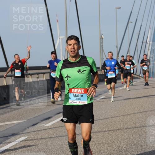 03.10.2026 - Köhlbrandbrückenlauf Strokosch-Dieckow http://msf.ph/oto/10602261 03.10.2026 09:38:02 Position 2 2048 meine-sportfotos.de