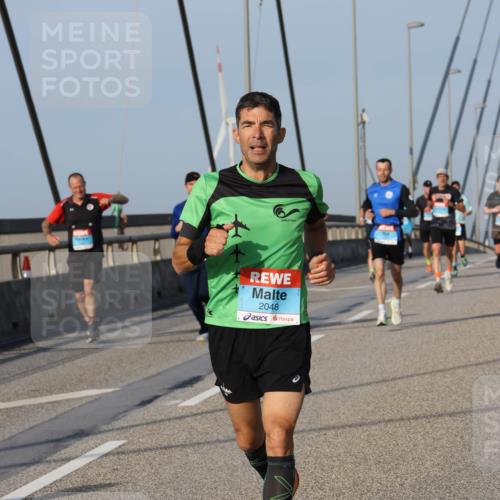 03.10.2026 - Köhlbrandbrückenlauf Strokosch-Dieckow http://msf.ph/oto/10602280 03.10.2026 09:38:02 Position 2 2048 meine-sportfotos.de