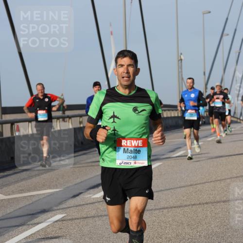 03.10.2026 - Köhlbrandbrückenlauf Strokosch-Dieckow http://msf.ph/oto/10602284 03.10.2026 09:38:02 Position 2 2048 meine-sportfotos.de