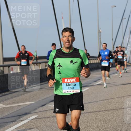 03.10.2026 - Köhlbrandbrückenlauf Strokosch-Dieckow http://msf.ph/oto/10602290 03.10.2026 09:38:02 Position 2 2048 meine-sportfotos.de