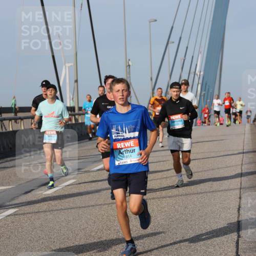 03.10.2026 - Köhlbrandbrückenlauf Strokosch-Dieckow http://msf.ph/oto/10602339 03.10.2026 09:38:10 Position 2 1854, 2099 meine-sportfotos.de