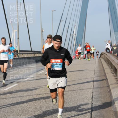 03.10.2026 - Köhlbrandbrückenlauf Strokosch-Dieckow http://msf.ph/oto/10602359 03.10.2026 09:38:13 Position 2 2099 meine-sportfotos.de