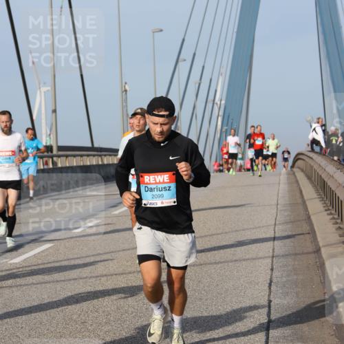 03.10.2026 - Köhlbrandbrückenlauf Strokosch-Dieckow http://msf.ph/oto/10602370 03.10.2026 09:38:13 Position 2 2099 meine-sportfotos.de