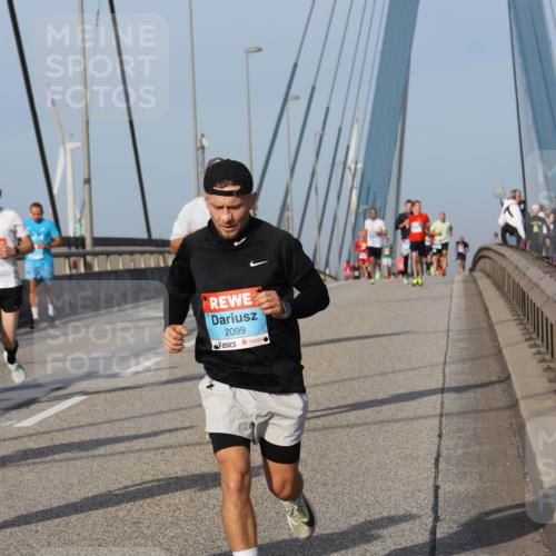 03.10.2026 - Köhlbrandbrückenlauf Strokosch-Dieckow http://msf.ph/oto/10602389 03.10.2026 09:38:13 Position 2 2099 meine-sportfotos.de
