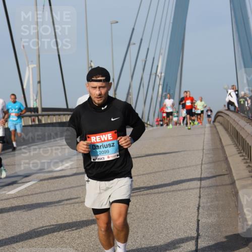 03.10.2026 - Köhlbrandbrückenlauf Strokosch-Dieckow http://msf.ph/oto/10602400 03.10.2026 09:38:13 Position 2 2099 meine-sportfotos.de