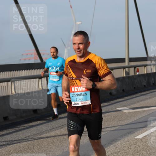 03.10.2026 - Köhlbrandbrückenlauf Strokosch-Dieckow http://msf.ph/oto/10602434 03.10.2026 09:38:19 Position 2 2140 meine-sportfotos.de