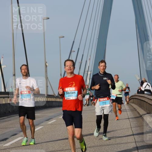 03.10.2026 - Köhlbrandbrückenlauf Strokosch-Dieckow http://msf.ph/oto/10602484 03.10.2026 09:38:26 Position 2 3837, 2223, 3798 meine-sportfotos.de