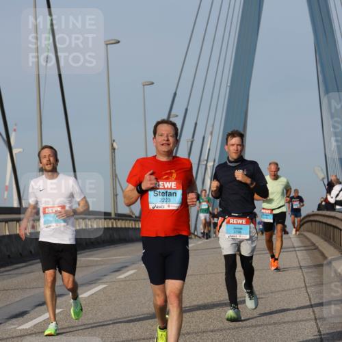 03.10.2026 - Köhlbrandbrückenlauf Strokosch-Dieckow http://msf.ph/oto/10602503 03.10.2026 09:38:26 Position 2 3837, 2223, 3798 meine-sportfotos.de
