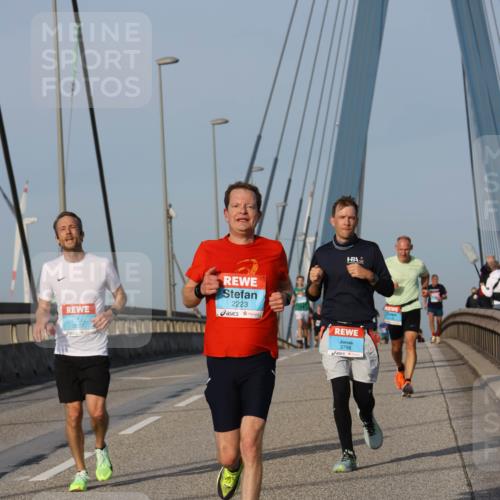 03.10.2026 - Köhlbrandbrückenlauf Strokosch-Dieckow http://msf.ph/oto/10602507 03.10.2026 09:38:26 Position 2 3837, 2223, 3798 meine-sportfotos.de