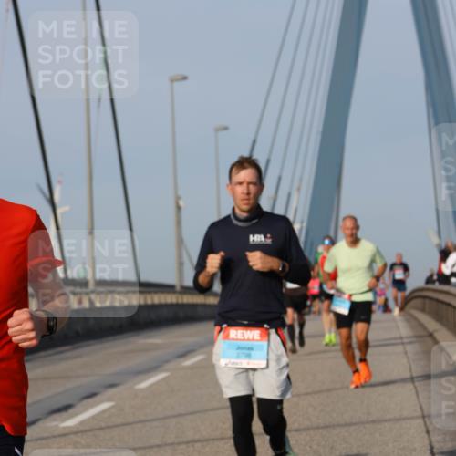 03.10.2026 - Köhlbrandbrückenlauf Strokosch-Dieckow http://msf.ph/oto/10602518 03.10.2026 09:38:28 Position 2 3798 meine-sportfotos.de