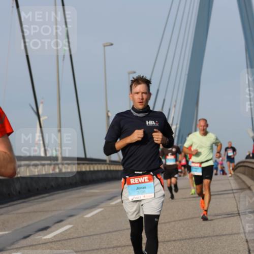 03.10.2026 - Köhlbrandbrückenlauf Strokosch-Dieckow http://msf.ph/oto/10602544 03.10.2026 09:38:28 Position 2 3798 meine-sportfotos.de