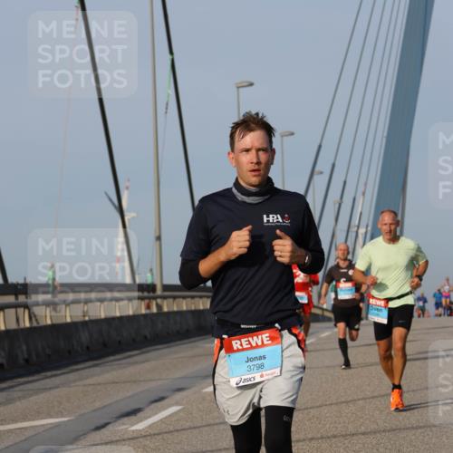 03.10.2026 - Köhlbrandbrückenlauf Strokosch-Dieckow http://msf.ph/oto/10602553 03.10.2026 09:38:29 Position 2 3798, 1196 meine-sportfotos.de