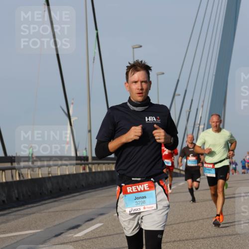 03.10.2026 - Köhlbrandbrückenlauf Strokosch-Dieckow http://msf.ph/oto/10602560 03.10.2026 09:38:29 Position 2 3798 meine-sportfotos.de